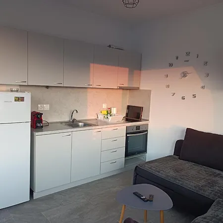 Apartman Miranda Roshi *