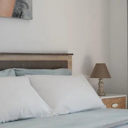 Apartment Miranda Roshi *