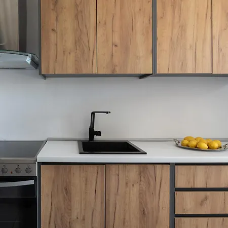 Miranda Roshi Apartment *