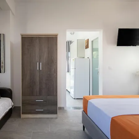 Miranda Roshi Apartment *