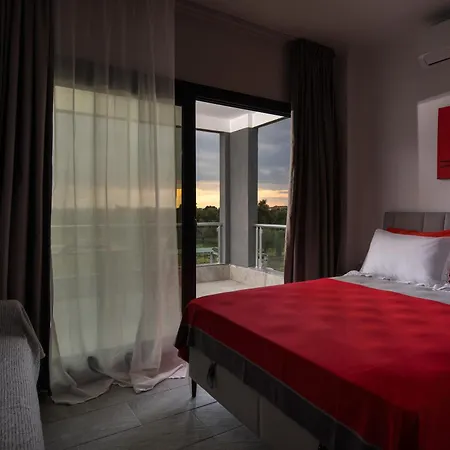 Miranda Roshi Toroni