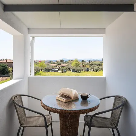 Miranda Roshi Apartment