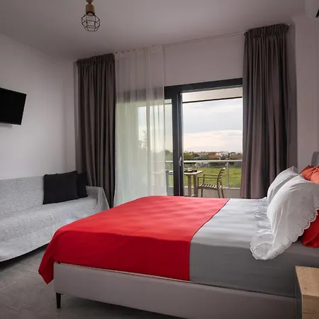 Miranda Roshi Apartment *