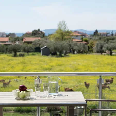 Miranda Roshi Apartment Toroni