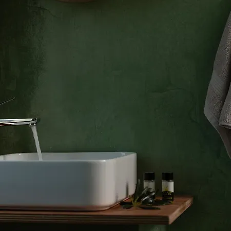 Miranda Roshi Apartment