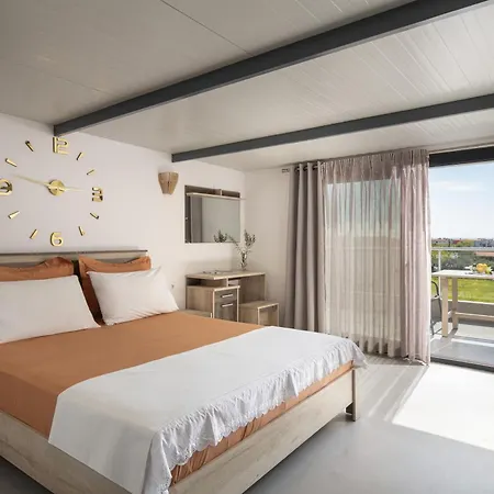 Miranda Roshi Apartment *