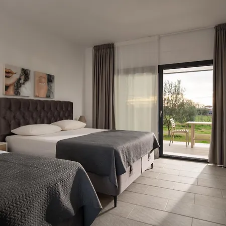 Miranda Roshi Apartment Toroni