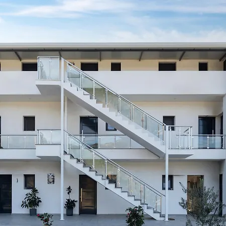 Miranda Roshi Apartment Toroni