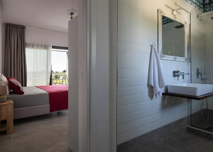 Miranda Roshi Торони