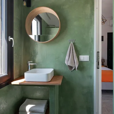 Miranda Roshi Toroni